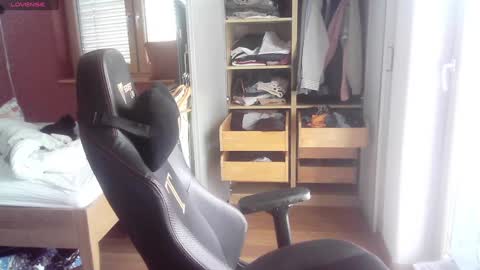 iloveyoutoo2000 online show from 01-03-25, 11:25