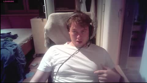 iloveyoutoo2000 online show from 10-08-25, 05:54