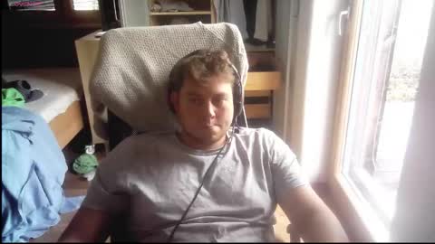 iloveyoutoo2000 online show from 10-10-25, 12:26