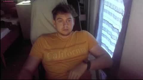 iloveyoutoo2000 online show from 10-21-25, 03:02