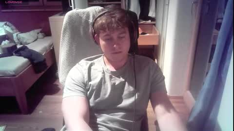 iloveyoutoo2000 online show from 10-23-25, 05:23