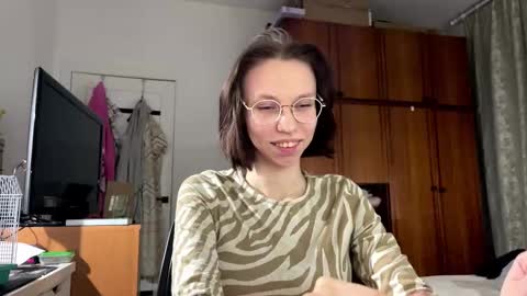 Alina online show from 10-28-25, 05:37