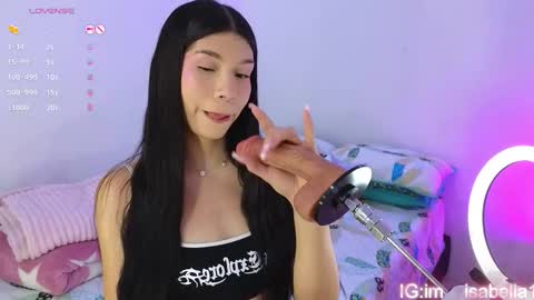 Snapshot of im__isabella chatting on 10-22-25, 10:09 Isa Vasquez  online show from 10-22-25, 10:09