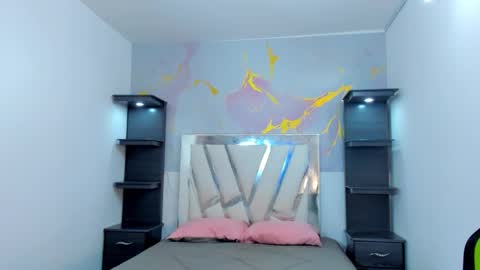 im_brittany_333 online show from 01-07-26, 09:34