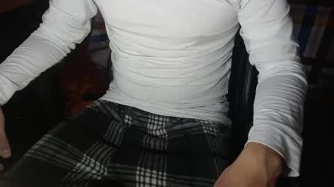 Snapshot of im_dave21 chatting on 10-21-25, 12:39 im_dave21 online show from 10-21-25, 12:39