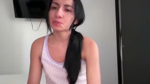 Snapshot of im_dayana chatting on 01-09-25, 10:20 instagram  online show from 01-09-25, 10:20