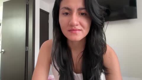 Snapshot of im_dayana chatting on 01-11-25, 04:46 instagram  online show from 01-11-25, 04:46