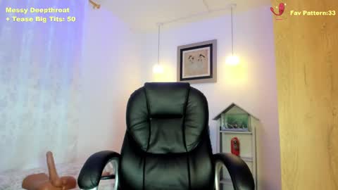 Snapshot of im_karoline chatting on 01-26-25, 01:52 Karoline online show from 01-26-25, 01:52