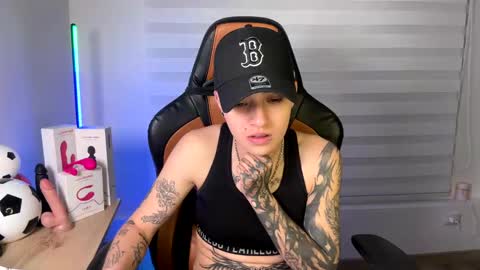 Laia online show from 01-18-25, 03:53