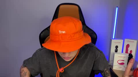 Laia online show from 01-23-25, 05:24