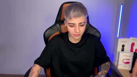 Laia online show from 01-25-25, 03:30