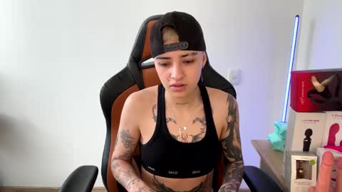 Laia online show from 02-15-25, 08:33