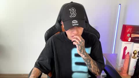 Laia online show from 02-22-25, 08:09