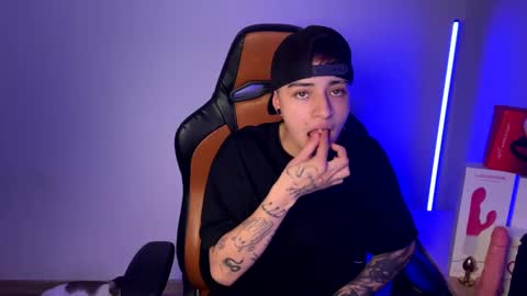 Laia online show from 02-27-25, 05:56