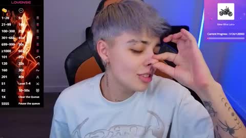 Laia online show from 09-30-25, 02:27