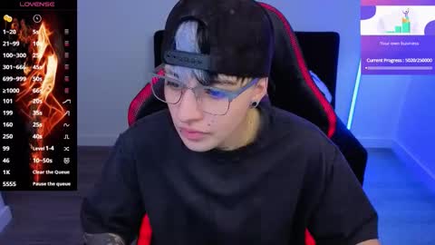 Laia online show from 11-16-25, 09:09