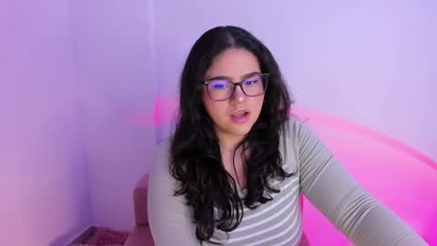 Snapshot of im_meii chatting on 10-08-25, 10:18 mei mei uwu online show from 10-08-25, 10:18