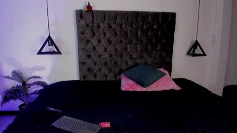 Snapshot of im_ralff chatting on 05-18-26, 04:07 RALF online show from 05-18-26, 04:07