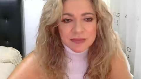 Snapshot of im_sharonr chatting on 09-08-25, 02:27 Sharon online show from 09-08-25, 02:27