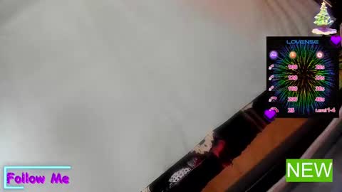 Snapshot of im_ur_hot_ella chatting on 12-31-24, 06:37 ella may online show from 12-31-24, 06:37