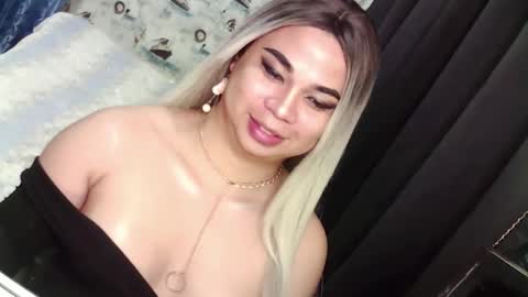 Snapshot of im_ur_sidechic8 chatting on 02-18-25, 07:09 zhy online show from 02-18-25, 07:09