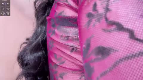 Snapshot of im_yours_01 chatting on 02-17-25, 02:42 daniella online show from 02-17-25, 02:42