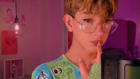 Snapshot of imdamiano chatting on 09-13-25, 06:40 Damiano online show from 09-13-25, 06:40