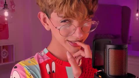 Snapshot of imdamiano chatting on 09-17-25, 07:37 Damiano online show from 09-17-25, 07:37