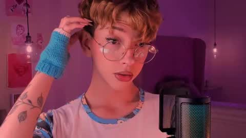 Snapshot of imdamiano chatting on 09-21-25, 07:04 Damiano online show from 09-21-25, 07:04