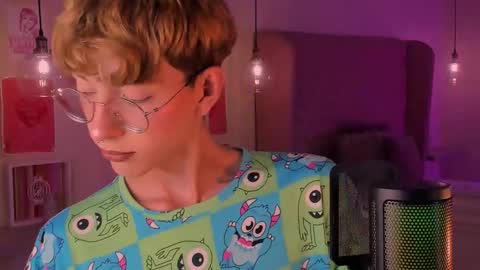 Snapshot of imdamiano chatting on 09-28-25, 07:19 Damiano online show from 09-28-25, 07:19