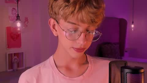 Snapshot of imdamiano chatting on 10-03-25, 08:39 Damiano online show from 10-03-25, 08:39