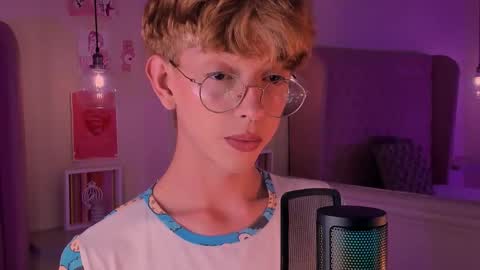 Snapshot of imdamiano chatting on 10-05-25, 10:07 Damiano online show from 10-05-25, 10:07