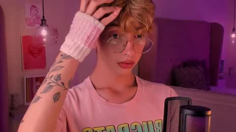 Snapshot of imdamiano chatting on 10-07-25, 10:18 Damiano online show from 10-07-25, 10:18