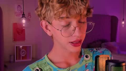 Snapshot of imdamiano chatting on 10-24-25, 10:17 Damiano online show from 10-24-25, 10:17