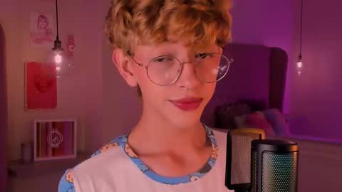 Snapshot of imdamiano chatting on 10-25-25, 08:14 Damiano online show from 10-25-25, 08:14