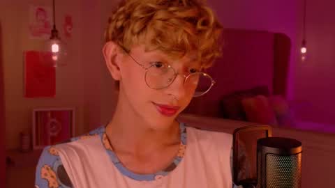 Snapshot of imdamiano chatting on 10-29-25, 09:27 Damiano online show from 10-29-25, 09:27