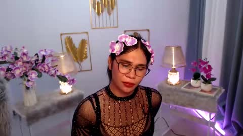 Snapshot of imdestined_foryou chatting on 12-21-24, 03:25 Ashley online show from 12-21-24, 03:25