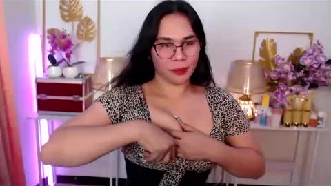 Snapshot of imdestined_foryou chatting on 01-14-25, 07:11 Ashley online show from 01-14-25, 07:11