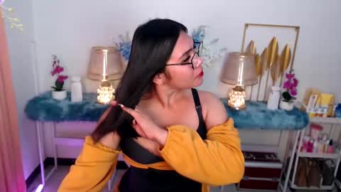 Snapshot of imdestined_foryou chatting on 01-30-25, 06:43 Ashley online show from 01-30-25, 06:43