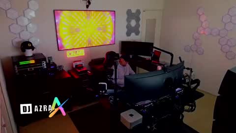 Snapshot of imdjazra chatting on 12-26-24, 04:36 DJ Azra online show from 12-26-24, 04:36