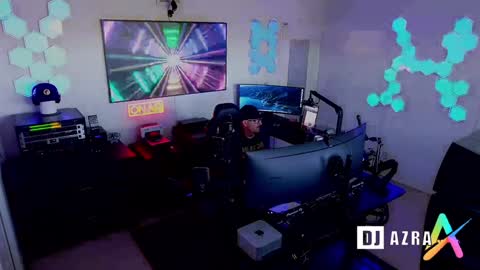 Snapshot of imdjazra chatting on 01-12-25, 04:40 DJ Azra online show from 01-12-25, 04:40