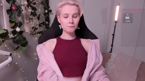 Mia online show from 01-19-25, 05:07