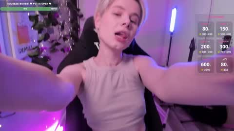 Mia online show from 02-19-25, 12:55