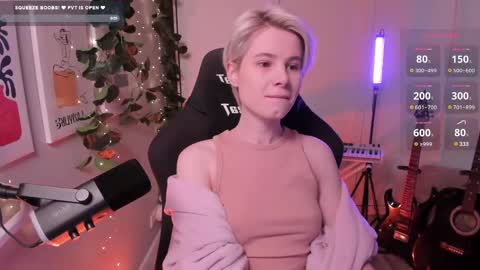 Mia online show from 02-22-25, 09:45