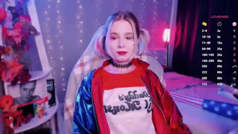 Mia online show from 11-01-25, 11:01