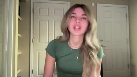 Snapshot of imrubyy chatting on 01-17-25, 10:56 RUBYY 3 online show from 01-17-25, 10:56