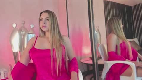 imvictoria_ online show from 11-04-25, 09:36