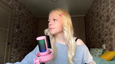 Lola online show from 02-21-26, 11:11