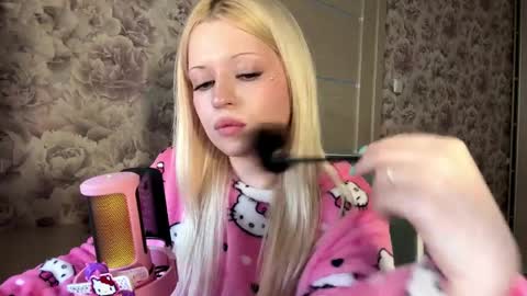 Lola online show from 04-01-26, 12:17