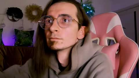 Snapshot of incandenza_ chatting on 09-17-25, 10:11 incandenza_ online show from 09-17-25, 10:11